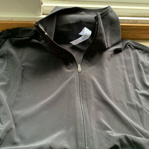 Workout top - Picture 5 of 6